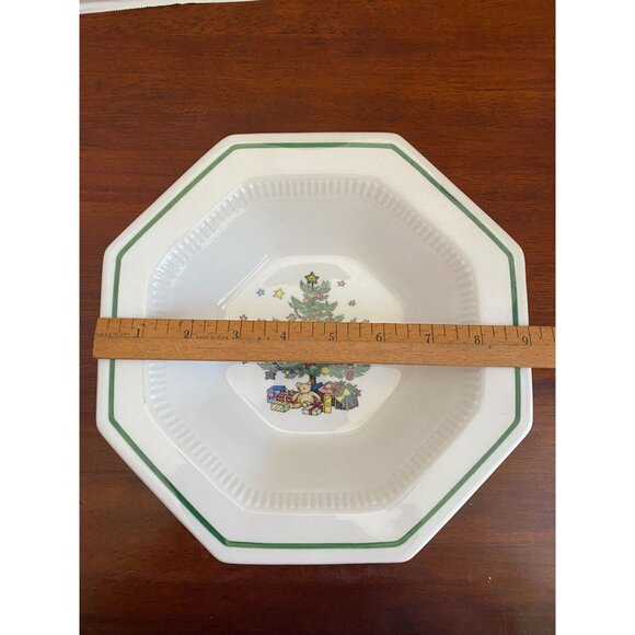 Nikko Christmastime 9" Octagonal Vegetable Serving Dish - Picture 4 of 5